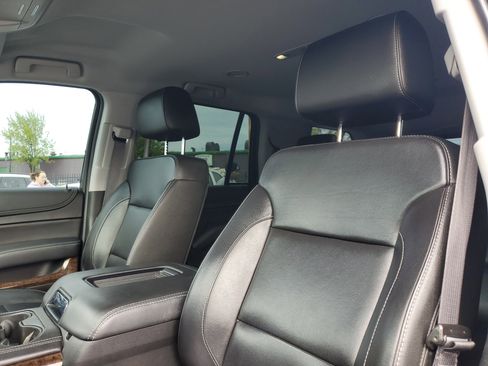 Used 2019 Chevrolet Tahoe LT w/ RST Edition AWD/4WD image 21