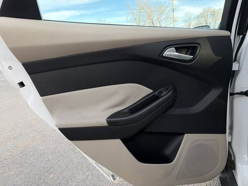 Used 2012 Ford Focus SEL image 11