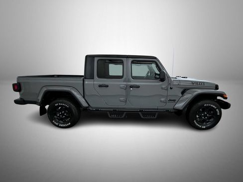 Used 2023 Jeep Gladiator Sport AWD/4WD image 4