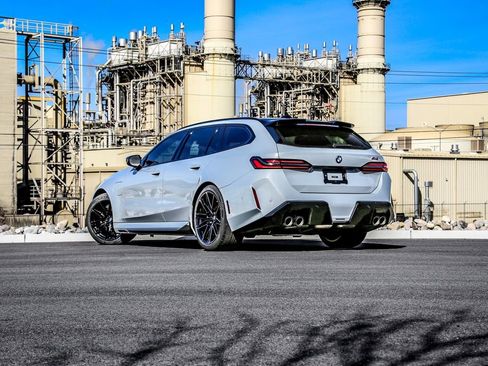 New 2026 BMW M5 Touring image 5