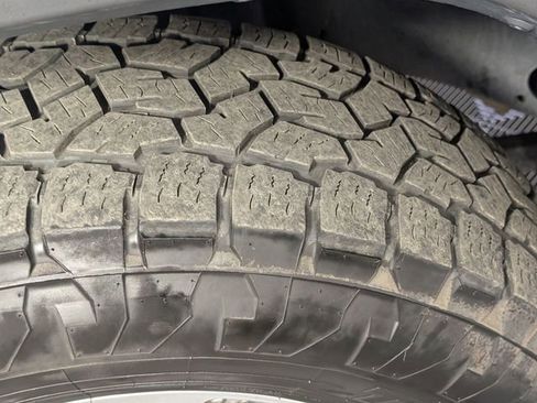 Used 2018 Jeep Wrangler Unlimited Sahara image 9