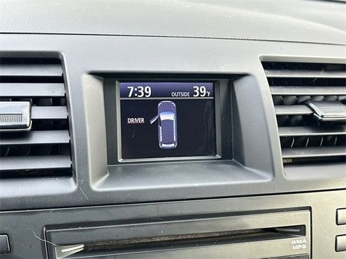 Used 2011 Toyota Highlander SE image 25