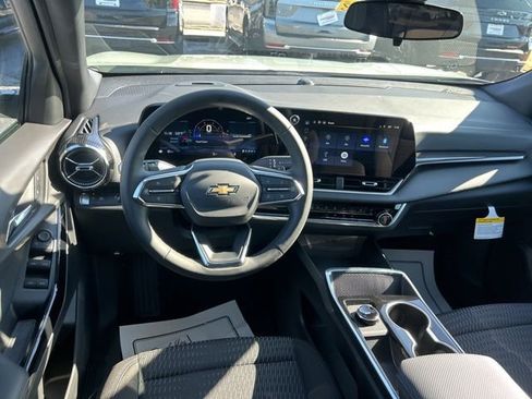 New 2026 Chevrolet Equinox LT FWD image 29