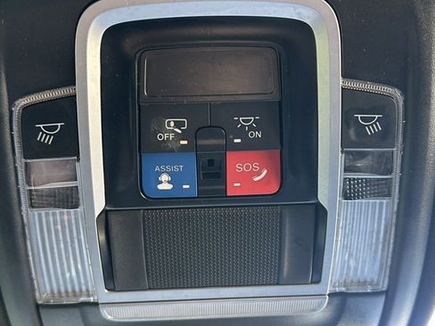 Used 2024 RAM 1500 Laramie image 40