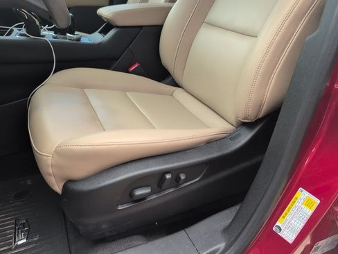 Used 2024 Cadillac XT4 Luxury FWD image 21