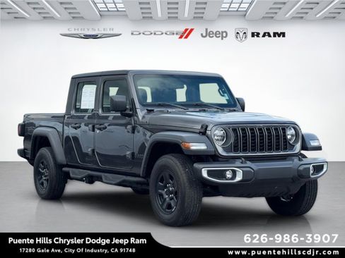 Certified 2024 Jeep Gladiator Sport image 1