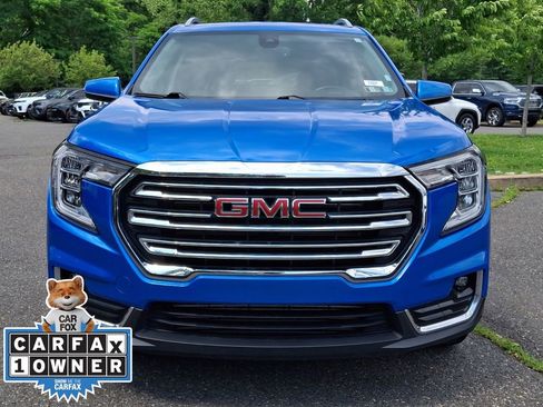 Used 2024 GMC Terrain SLT FWD image 2