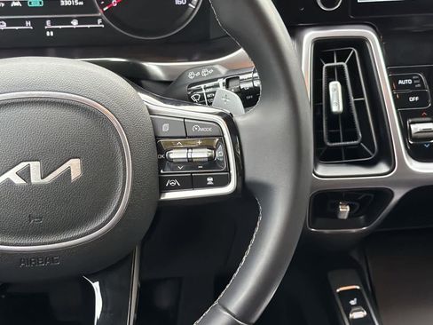 Used 2023 Kia Sorento EX image 13