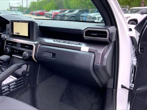 Used 2026 Toyota Tacoma SR5 image 18