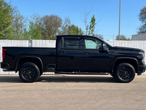Used 2024 Chevrolet Silverado 2500 LTZ w/ LTZ Plus Package AWD/4WD image 3