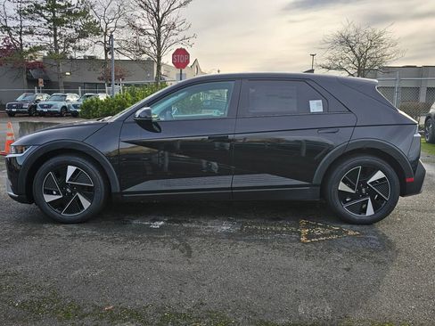 New 2026 Hyundai Ioniq 5 SE image 4