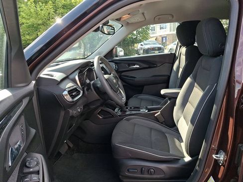 Used 2023 Chevrolet TrailBlazer LT w/ Convenience Package FWD image 13