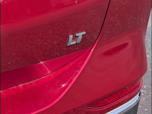 Used 2018 Chevrolet Equinox LT FWD image 23