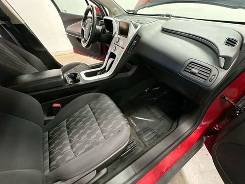 Used 2013 Chevrolet Volt w/ Enhanced Safety Package 2 FWD image 21