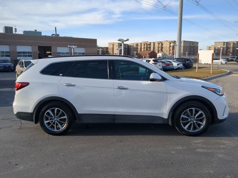Used 2017 Hyundai Santa Fe Limited image 6