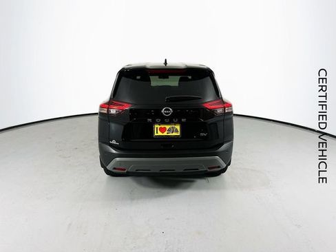 Certified 2023 Nissan Rogue SV FWD image 8
