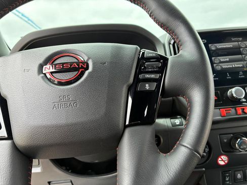 Used 2026 Nissan Frontier PRO-4X AWD/4WD image 23