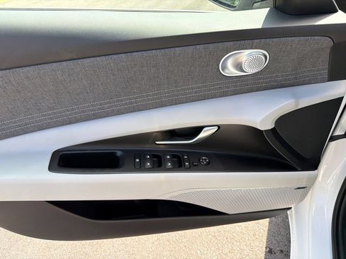 New 2026 Hyundai Elantra Limited FWD image 11