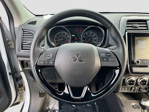 Used 2022 Mitsubishi Outlander Sport SE image 11