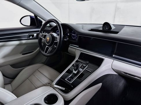 Used 2020 Porsche Panamera 4 AWD/4WD image 30