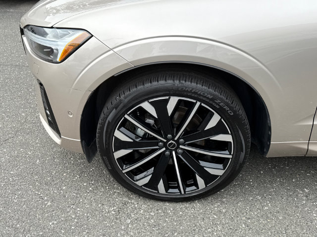 Certified 2026 Volvo XC60 B5 Ultra AWD/4WD image 8