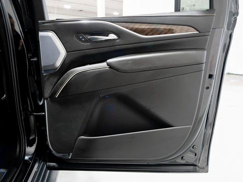 Used 2024 Cadillac Escalade ESV Sport Platinum w/ LPO, ONYX Package image 37