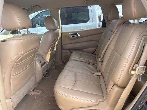 Used 2013 Nissan Pathfinder SL w/ Trailer Tow Pkg AWD/4WD image 6