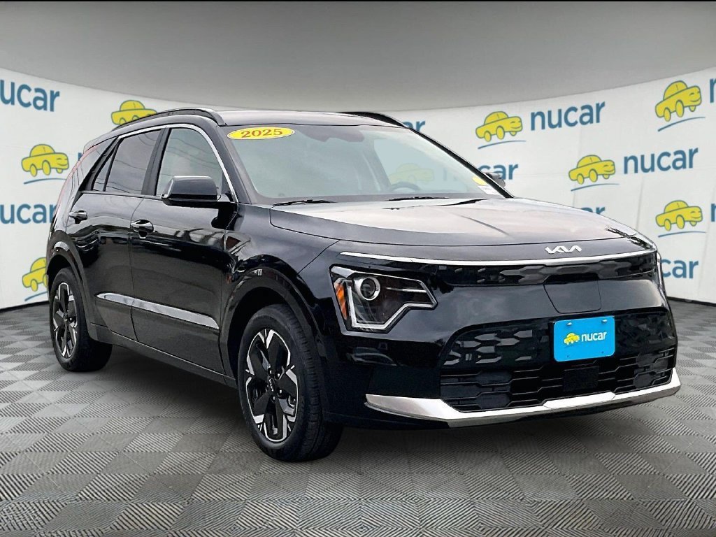 Used 2025 Kia Niro Wind w/ Wind Preserve Package FWD image 1