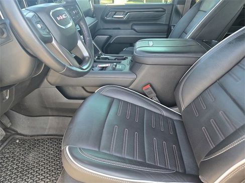 Used 2025 GMC Sierra 2500 AT4X image 24