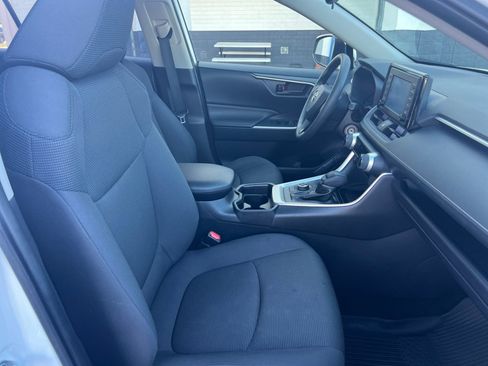 Used 2019 Toyota RAV4 LE image 31