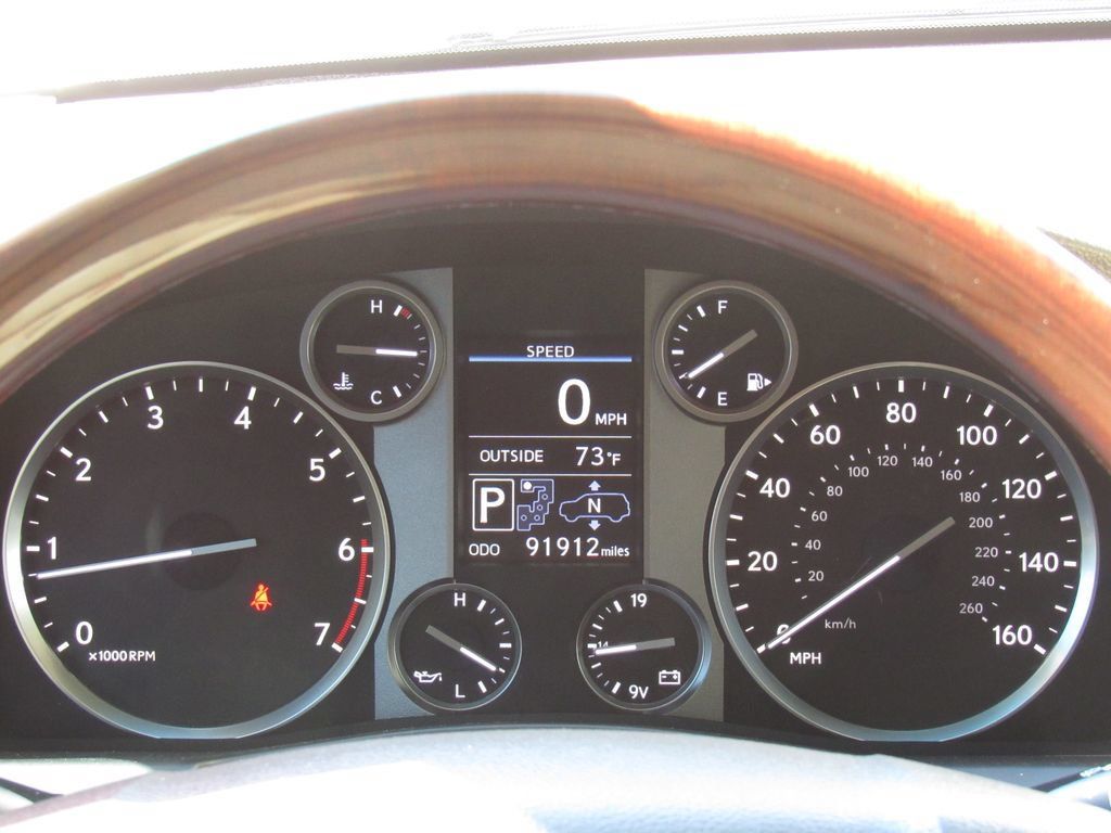 Used 2015 Lexus LX 570 4WD w/ Luxury Package image 25