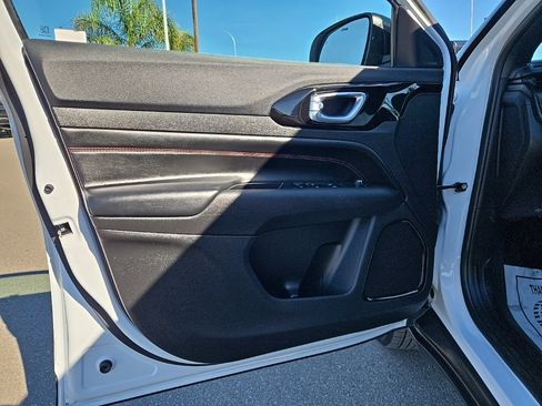 Used 2023 Jeep Compass Trailhawk w/ Trailhawk Convenience Group image 27