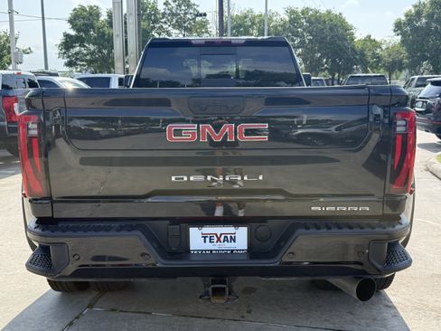 Used 2025 GMC Sierra 3500 Denali AWD/4WD image 6