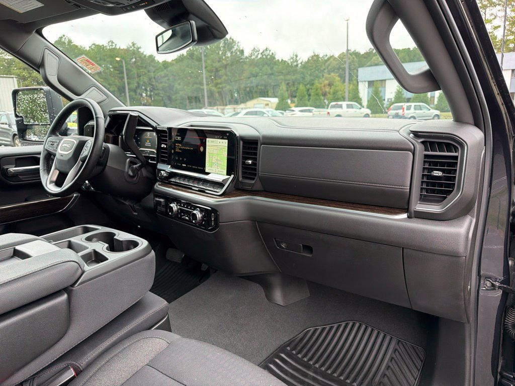 Used 2025 GMC Sierra 2500 SLE AWD/4WD image 9