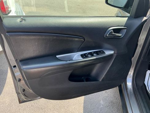 Used 2013 Dodge Journey SXT w/ Flexible Seating Group FWD image 7