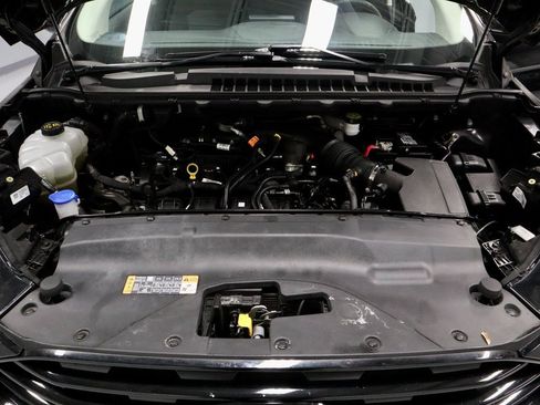 Certified 2022 Ford Edge SE w/ Black Appearance Package image 16