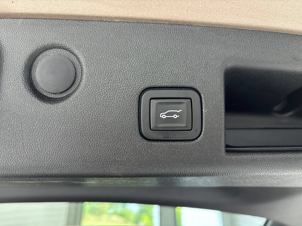 Used 2018 Chevrolet Equinox LT AWD/4WD image 42