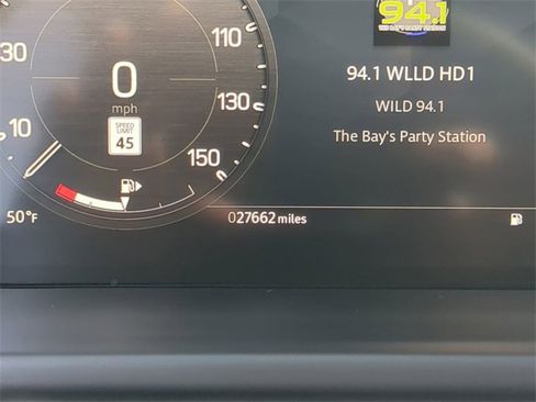 Used 2023 Land Rover Defender 90 SE image 32