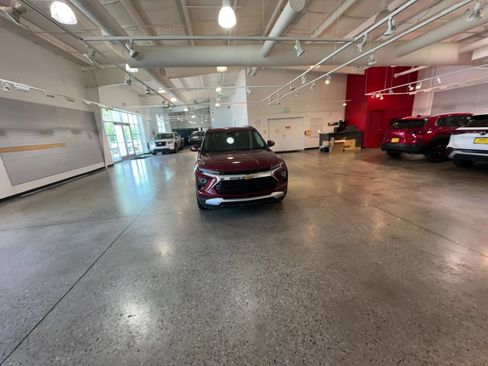 Used 2025 Chevrolet TrailBlazer LT FWD image 15