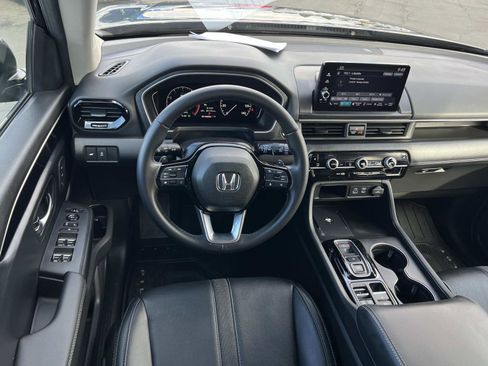 Used 2025 Honda Pilot EX-L image 7