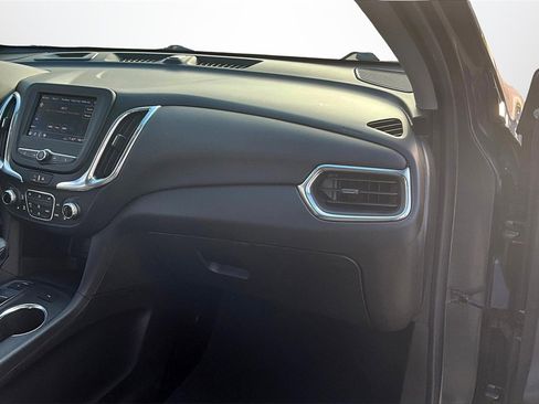 Used 2022 Chevrolet Equinox LT image 25