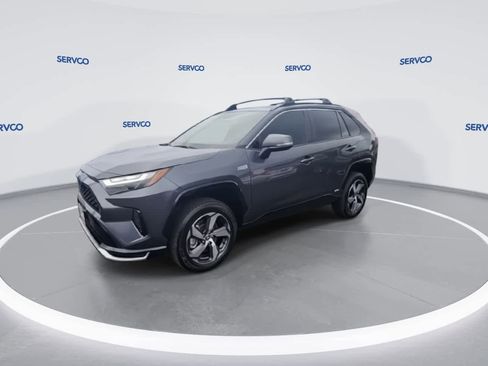 Used 2024 Toyota RAV4 SE image 5