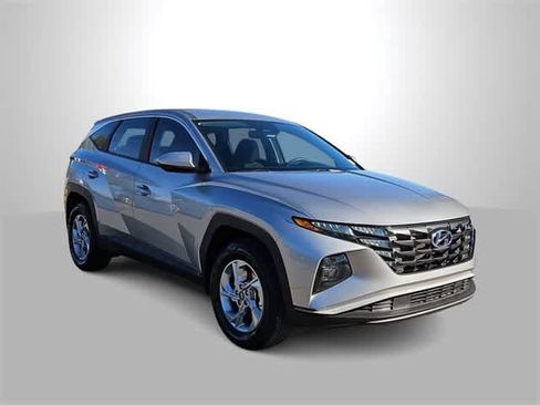 Certified 2022 Hyundai Tucson SE image 2