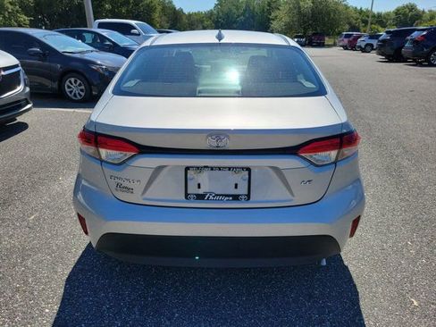 Used 2025 Toyota Corolla LE FWD image 11