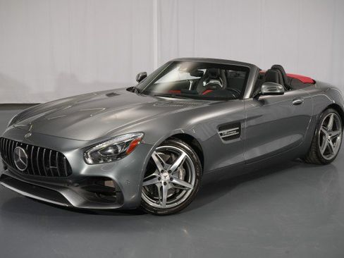 Used 2018 Mercedes-Benz AMG GT Roadster image 4