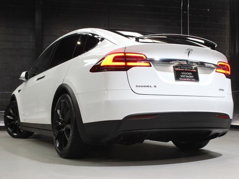 Used 2017 Tesla Model X 100D image 12