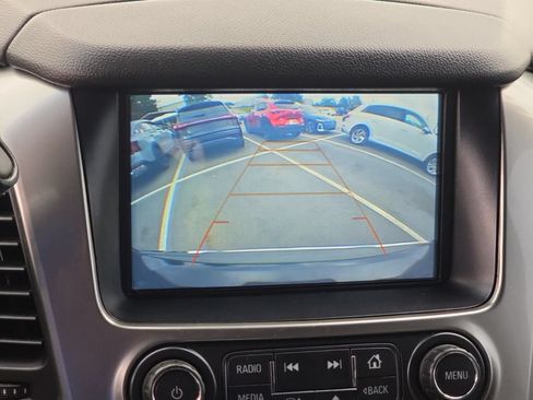 Used 2019 Chevrolet Suburban Premier w/ Premier Plus Edition RWD image 23