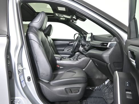 Used 2021 Toyota Highlander XSE image 13