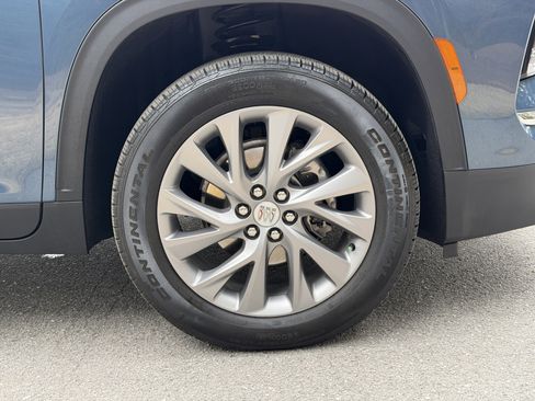 Used 2025 Buick Enclave Preferred image 11