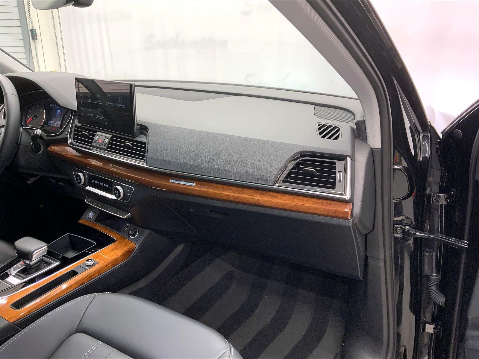 Certified 2023 Audi Q5 2.0T Premium w/ Convenience Package AWD/4WD image 15